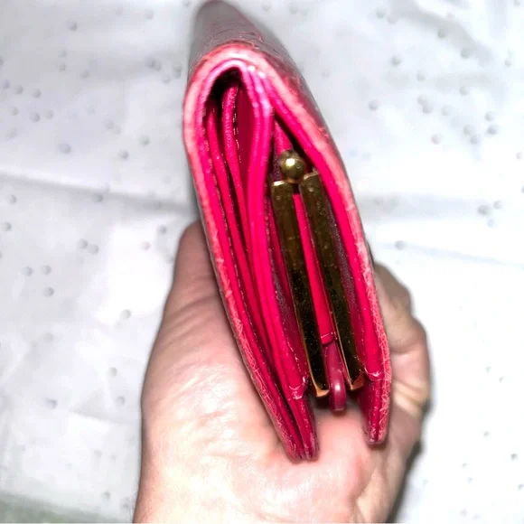 Miu Miu Pink Croc-Embossed Wallet - Picture 9 of 15